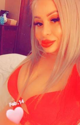 Busty BlondePlaymateSweetTight Treat Partygirl