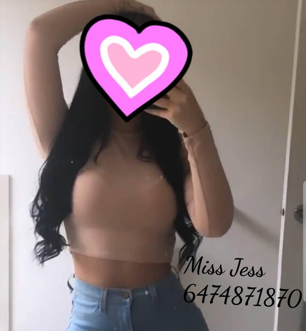 QEW/CENTENNIAL AVAIL NOW. Dont miss out! Xoxo ((Miss Jess)
