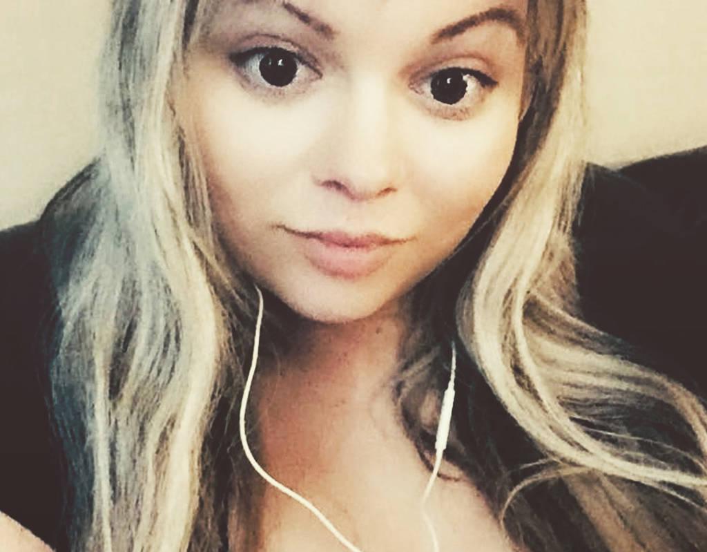 Blonde Baby Doll Doe Eyed Barbie Upbeat Busty Gorgeous