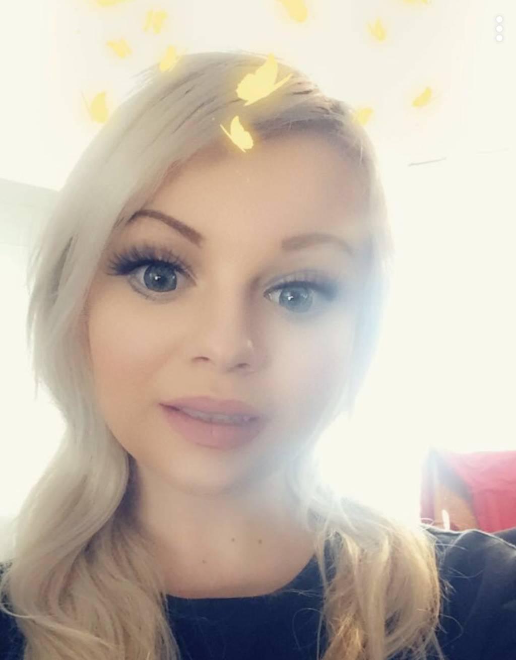 Blonde Baby Doll Doe Eyed Barbie Upbeat Busty Gorgeous