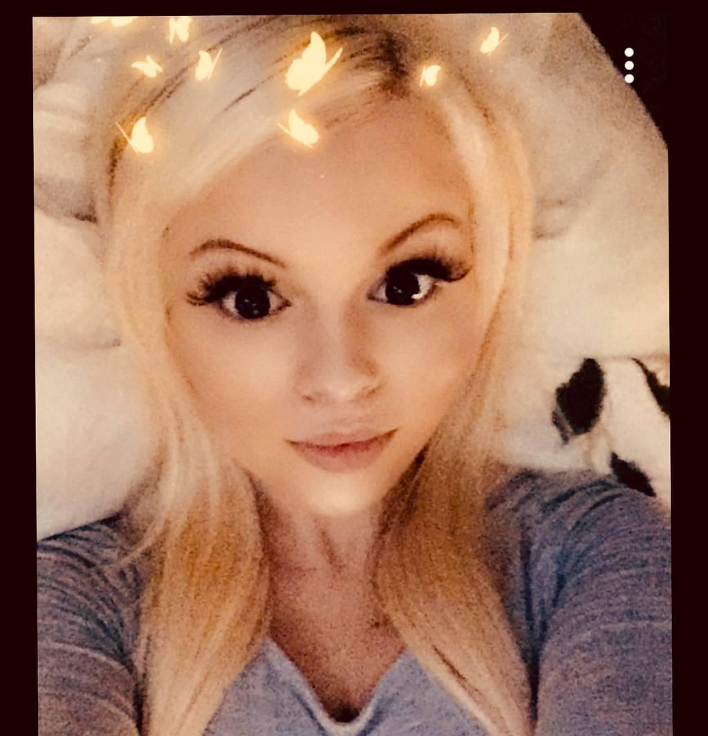 Blonde Baby Doll Doe Eyed Barbie Upbeat Busty Gorgeous