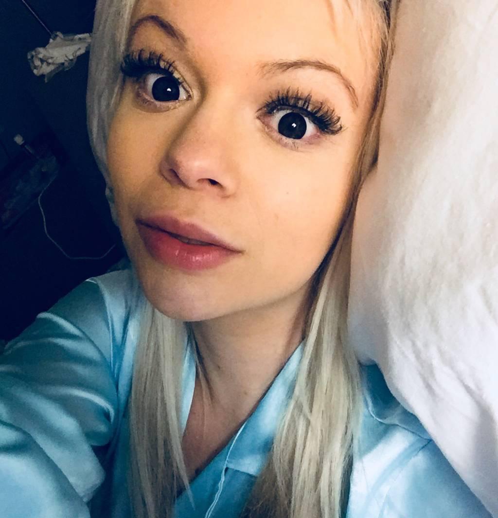 Blonde Baby Doll Doe Eyed Barbie Upbeat Busty Gorgeous