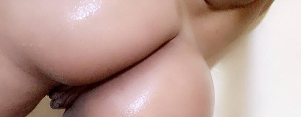 SLIPPERY, WeT FUN • CuM play with my pretty PusSy